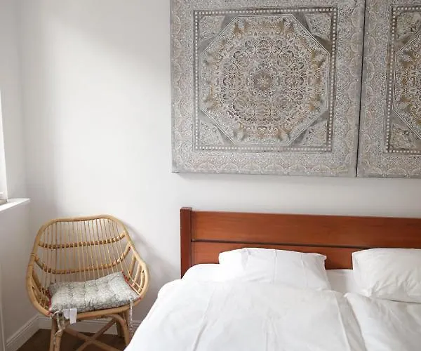 Biala Sowa - Weisse Eule * كولوبرزيغ